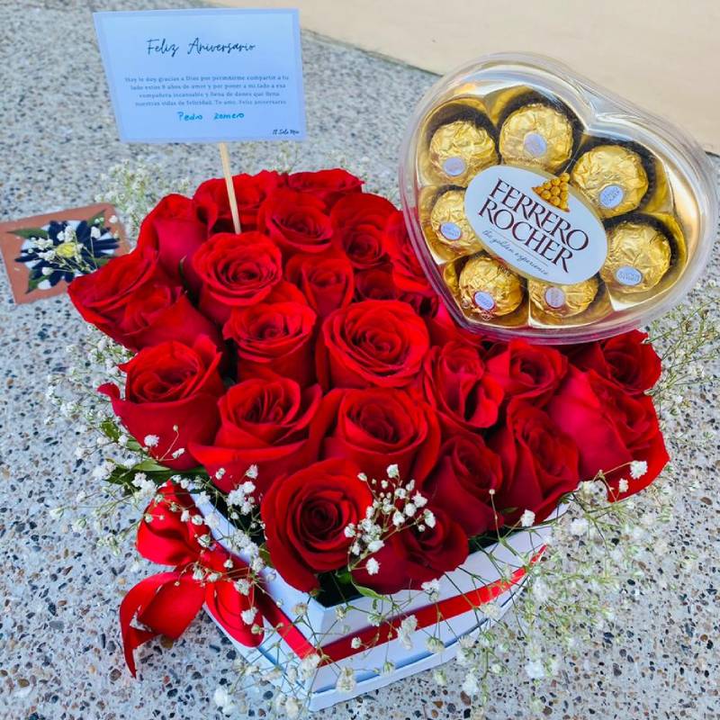 Rosas con Ferrero en Forma de Corazón - Tienda de Regalos Barranquilla